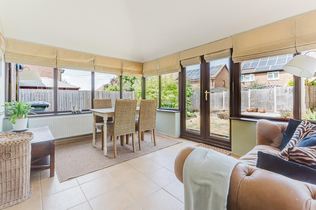 Property photo 3 of 36 3 Waterhouse Gardens, Barton Seagrave (18 Of 38).J