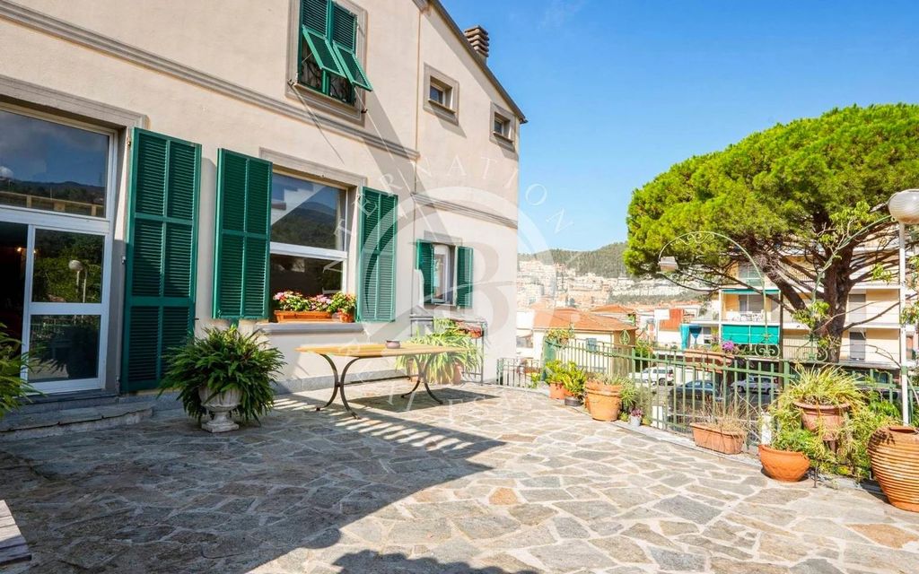 Property photo 2 of 25