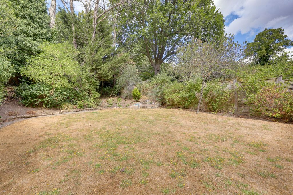 Property photo 3 of 19