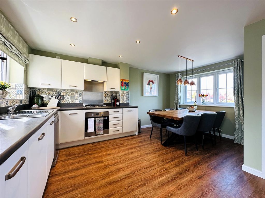 Property photo 1 of 20 Kitchen
