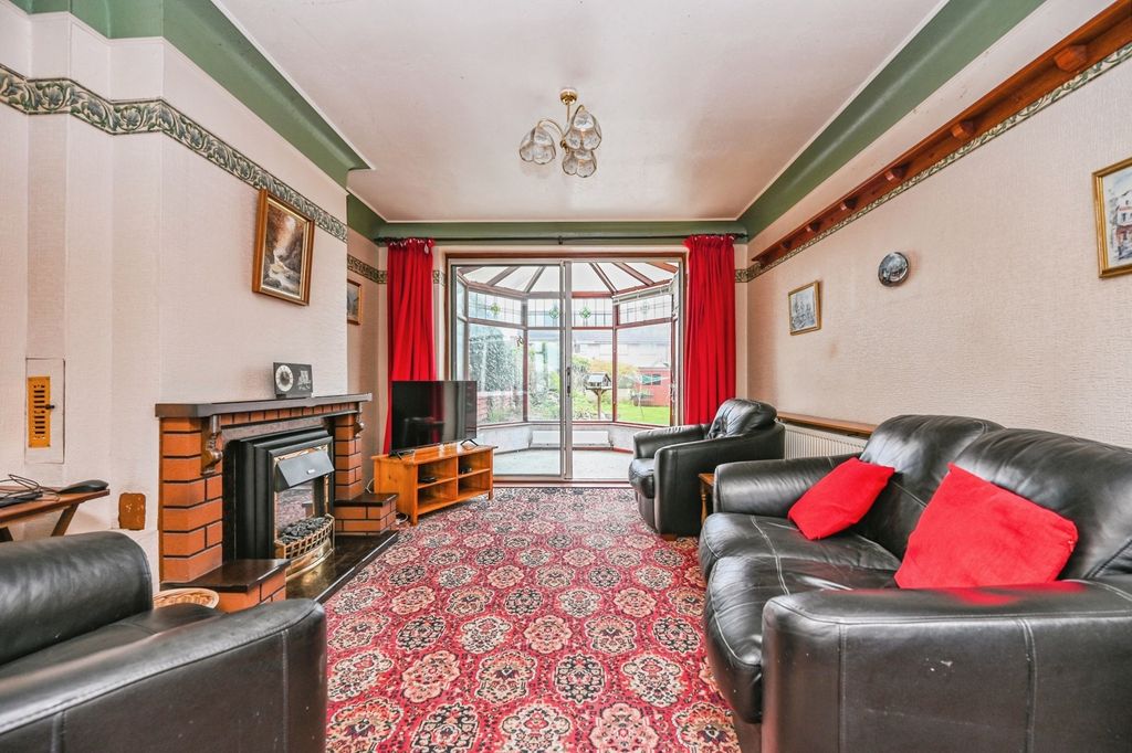 Property photo 3 of 18 Pbox-Img.Jpg