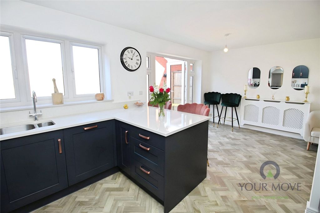 Property photo 2 of 19 Kitchen/Diner