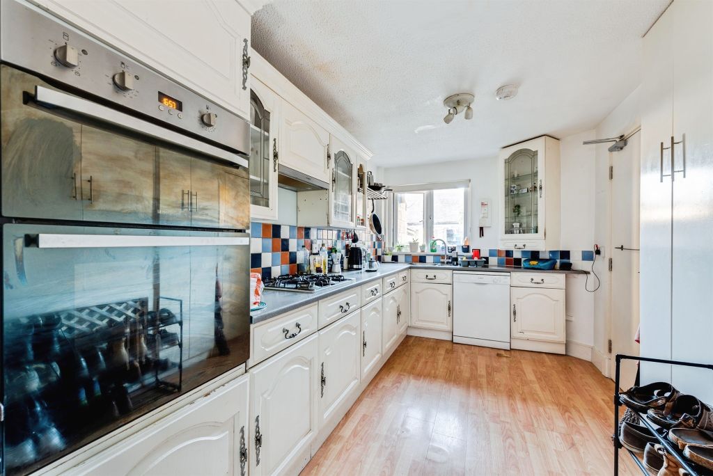 Property photo 3 of 20