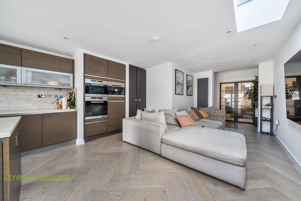 Property photo 3 of 23 624563c8-01c2-456...