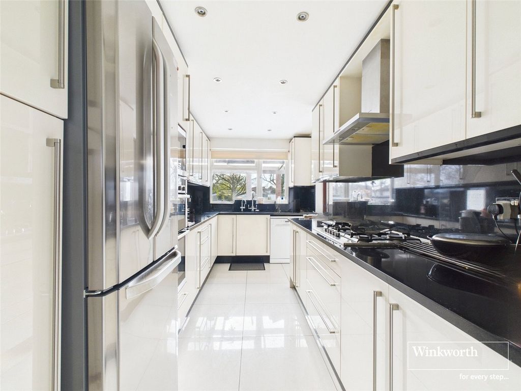 Property photo 2 of 12 Kitchen