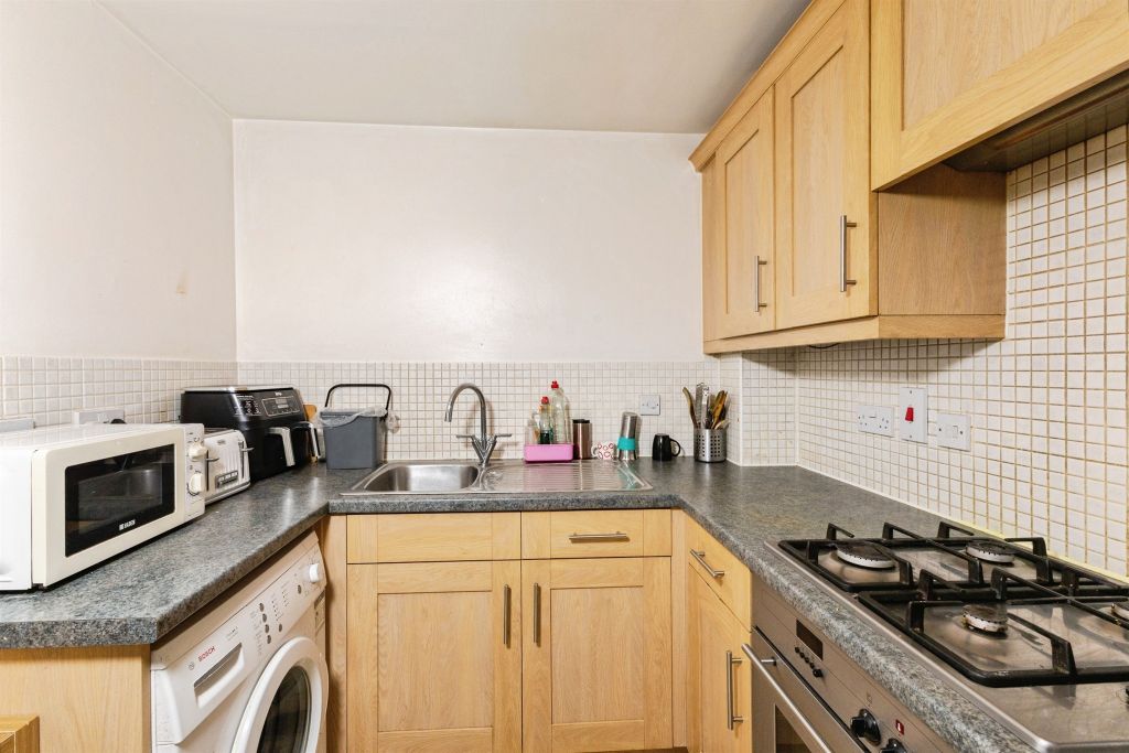 Property photo 3 of 37