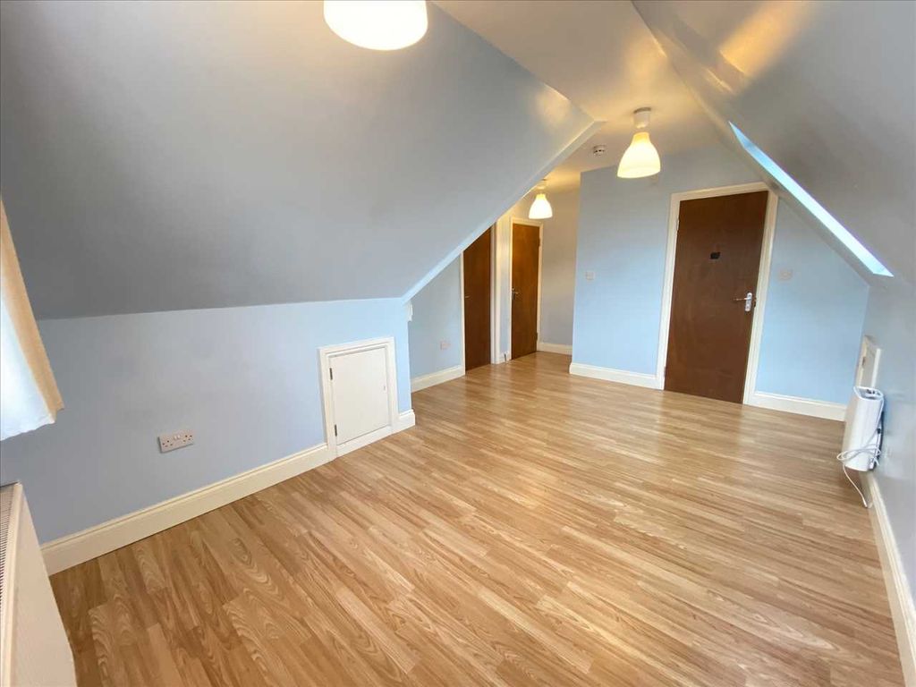 Property photo 1 of 6 Main Picture