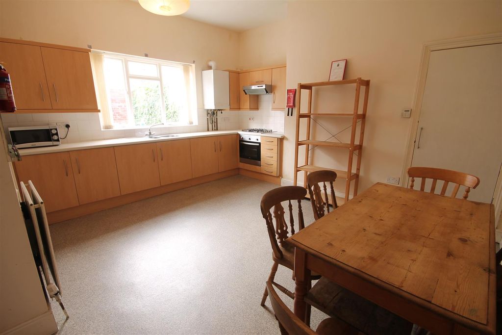 Property photo 2 of 10 1218.Jpg