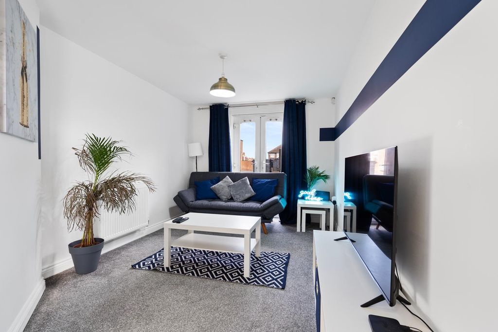 Property photo 2 of 12