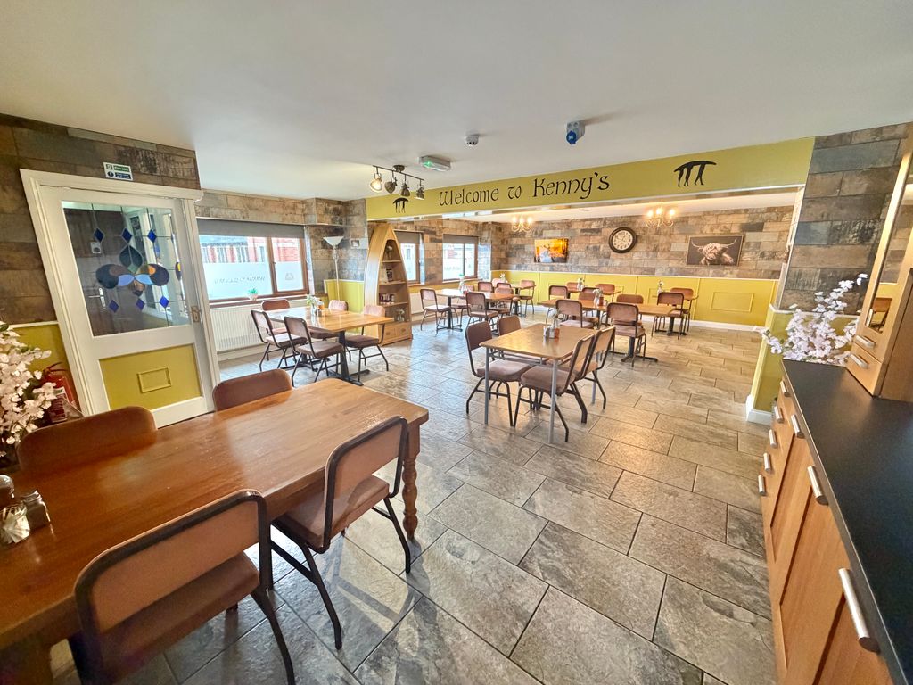Property photo 2 of 29 Restaurant