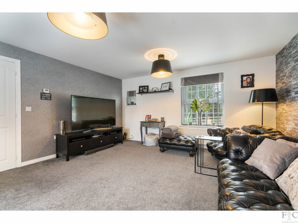 Property photo 2 of 41