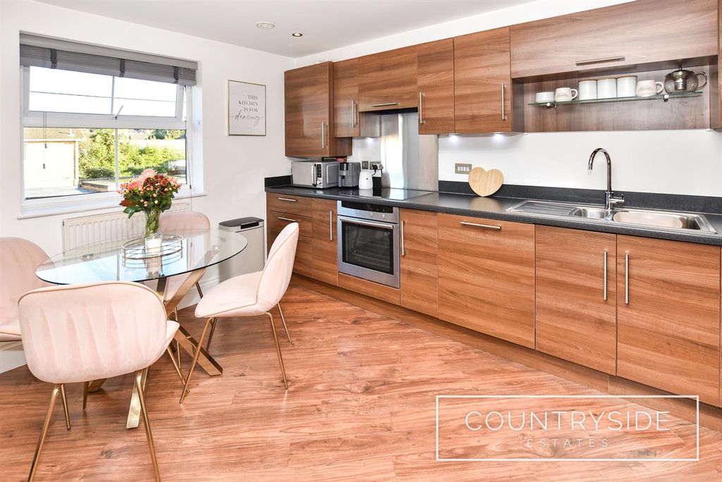 Property photo 3 of 12 Lounge / Kitchen / Diner
