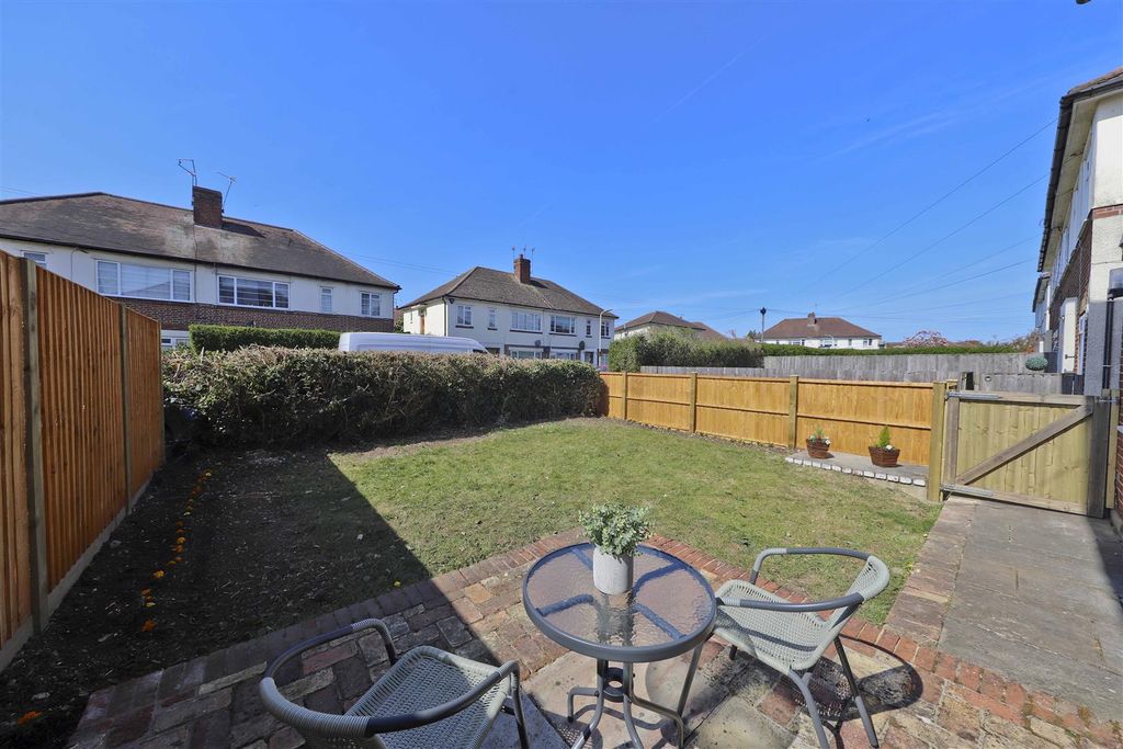 Property photo 2 of 13