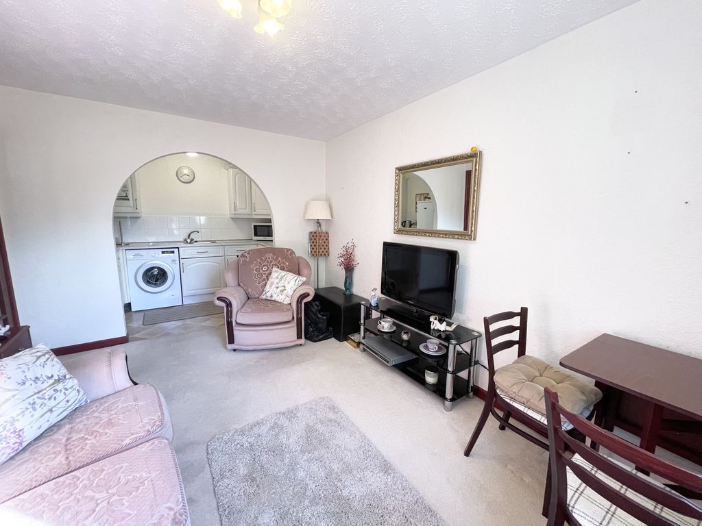 Property photo 2 of 12