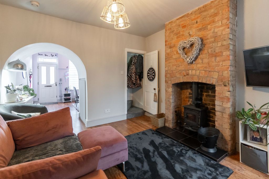 Property photo 2 of 26