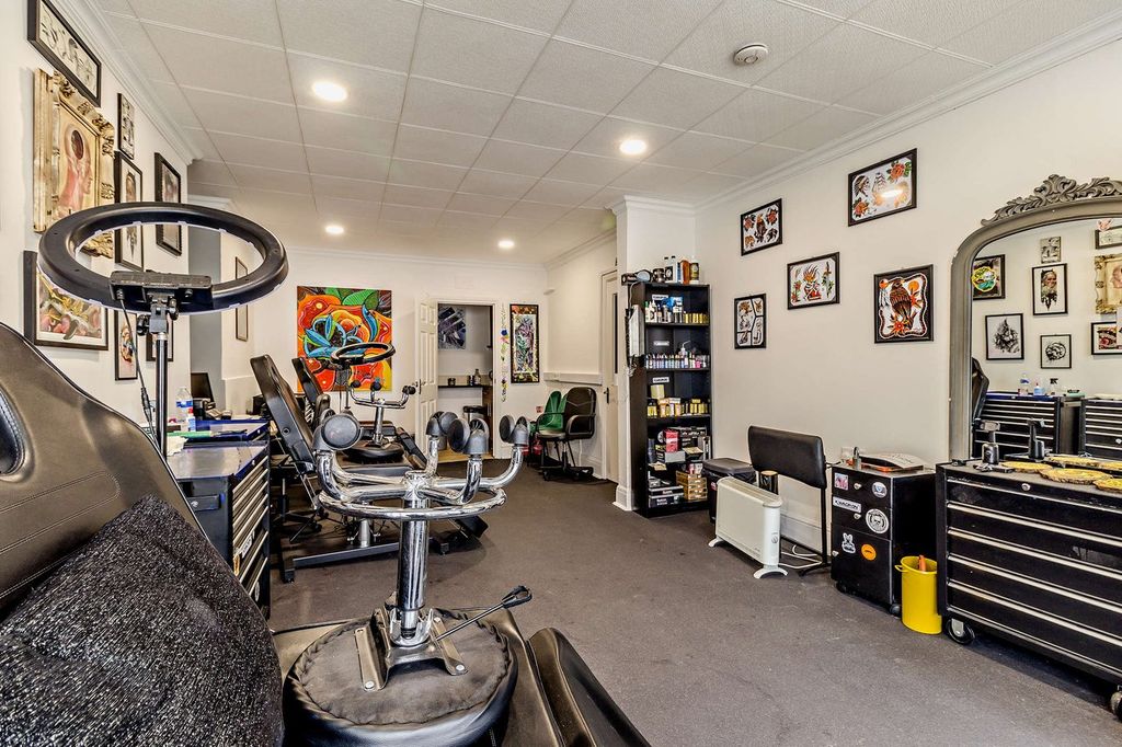 Property photo 2 of 22