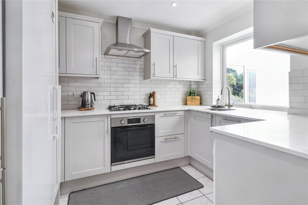 Property photo 3 of 15 Kitchen
