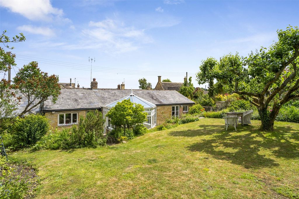 Property photo 1 of 13 The Shieling
