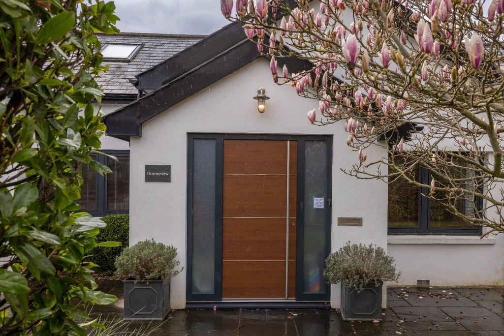 Property photo 2 of 38 4890374