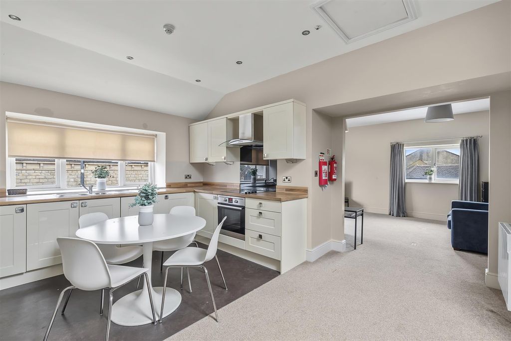 Property photo 2 of 12 Img_4786.Jpg