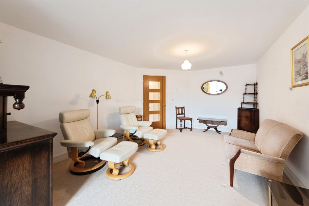 Property photo 2 of 19