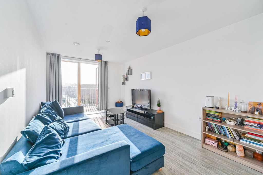 Property photo 3 of 16