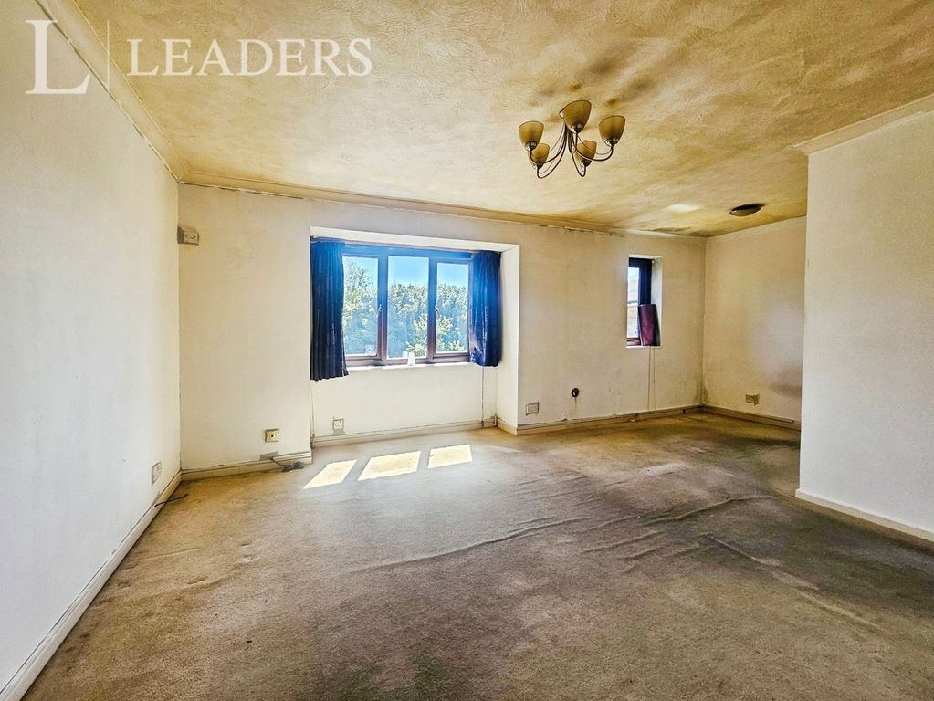 Property photo 3 of 7 Pbox-Img.Jpg