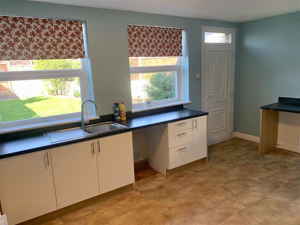 Property photo 2 of 16 Kitchen / Diner