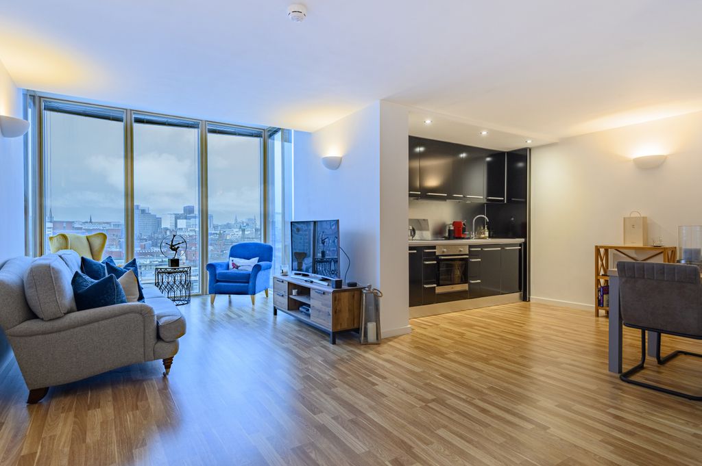 Property photo 2 of 17