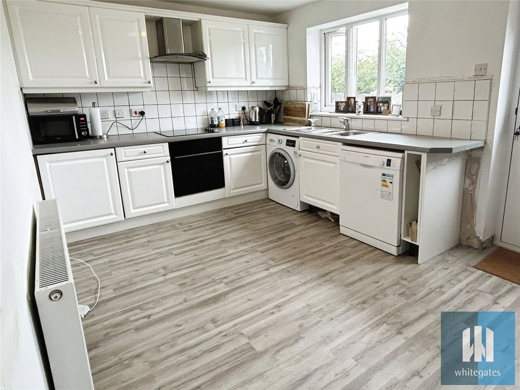 Property photo 3 of 16 Picture No. 24