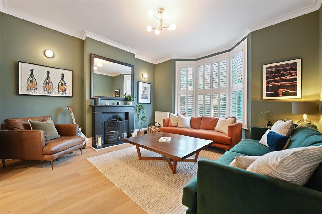 Property photo 1 of 18 Godolphin Road - Reception3 (1).Jpg