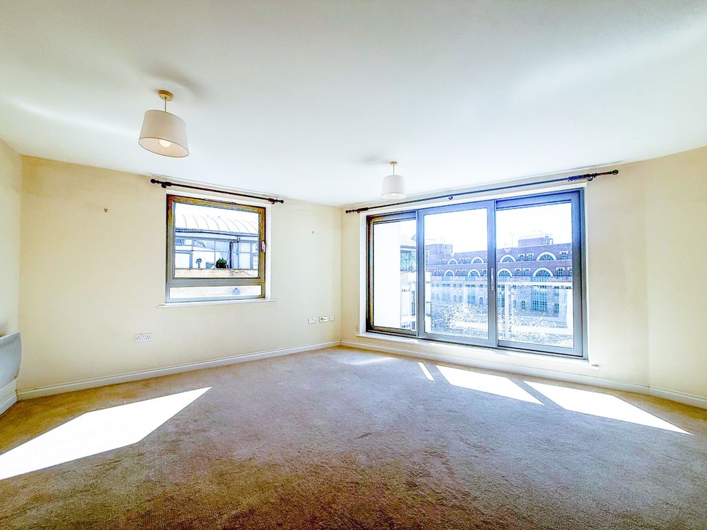 Property photo 3 of 12