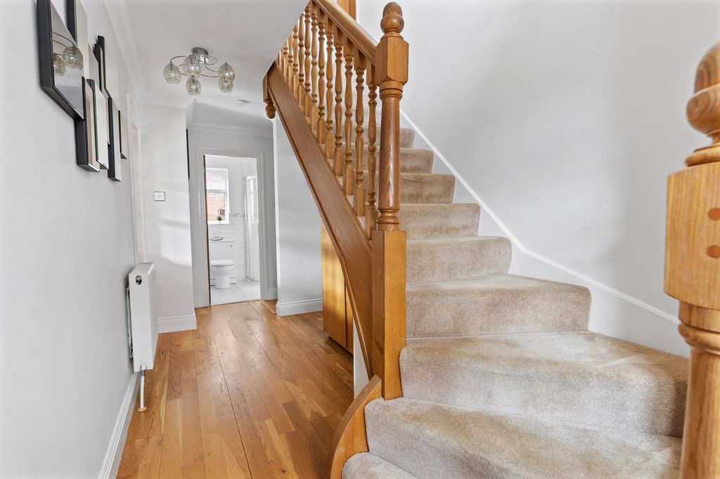 Property photo 2 of 30