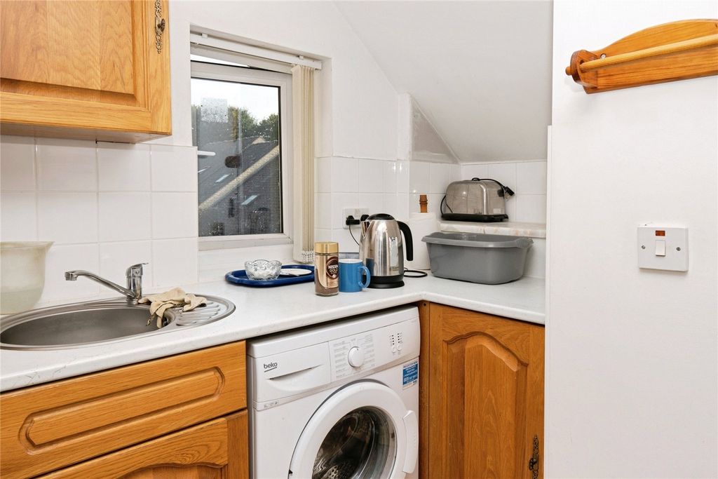 Property photo 3 of 9 Kitchen