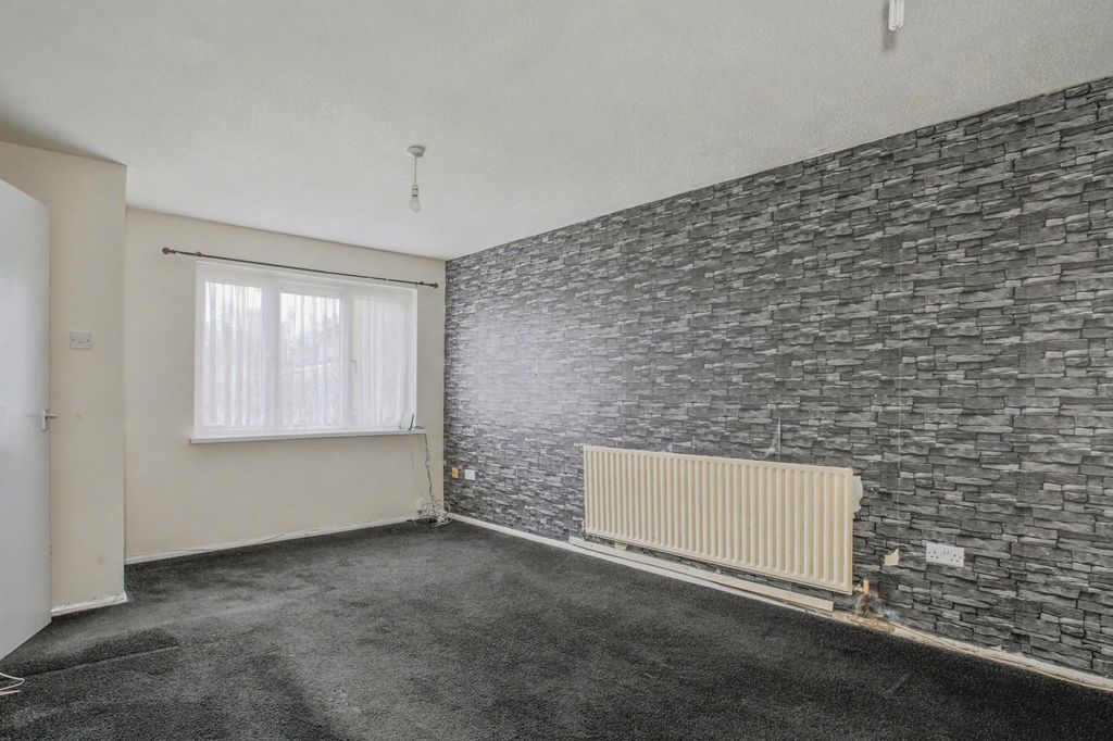 Property photo 2 of 18 72 New Rough Hey, Ingol, Preston, Lancashire, Pr2 7Bb