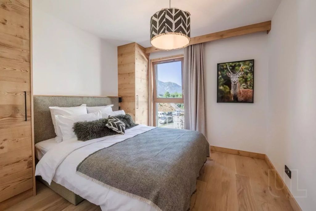 Property photo 1 of 32