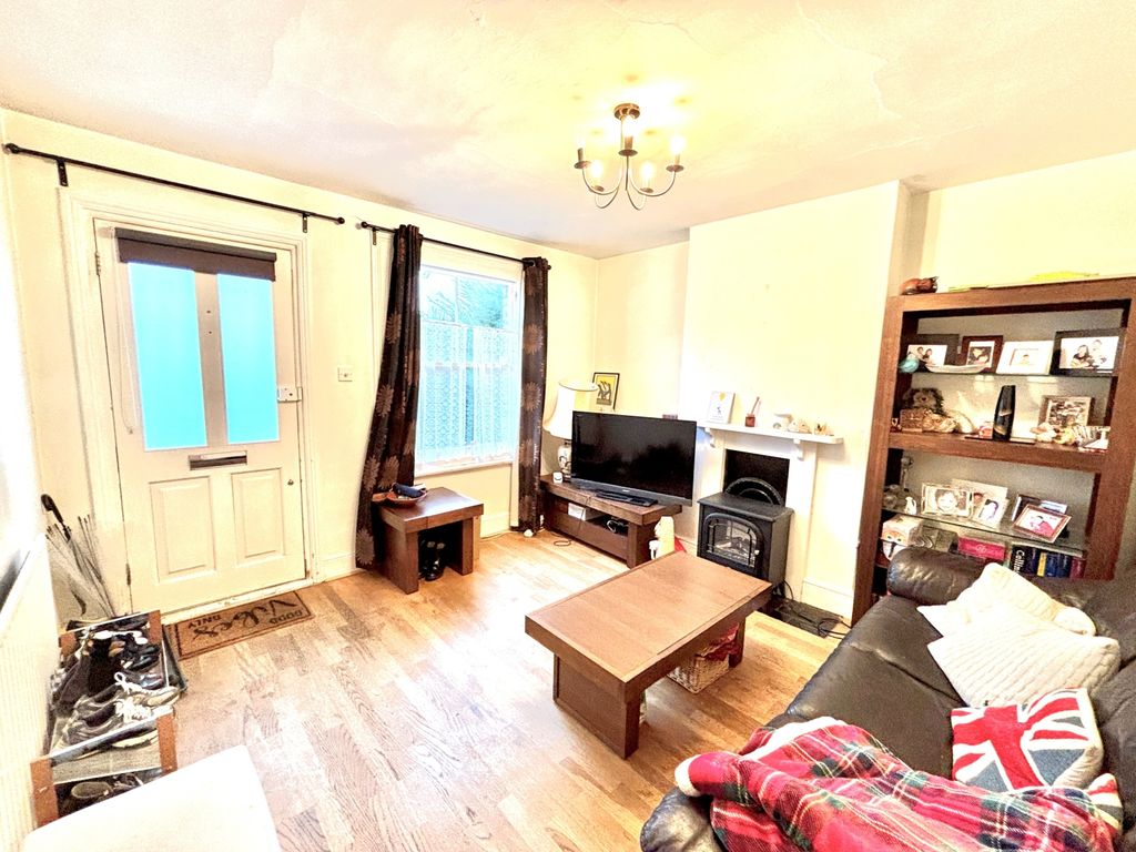 Property photo 2 of 10 Lounge