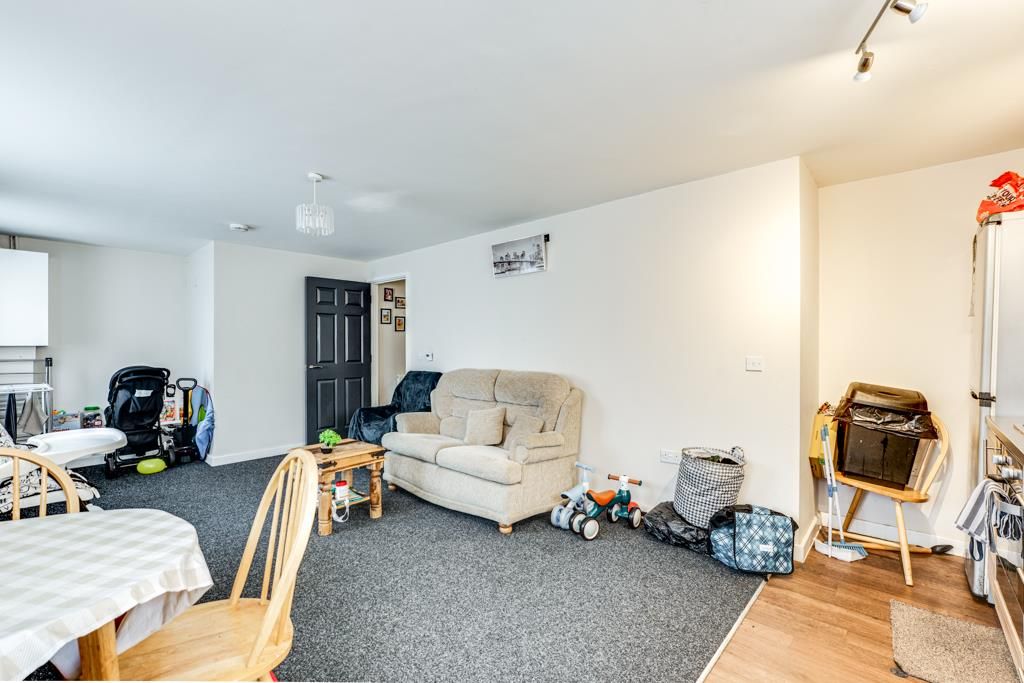 1 bed flat for saleRailway View, Kettering NN16 photo 4