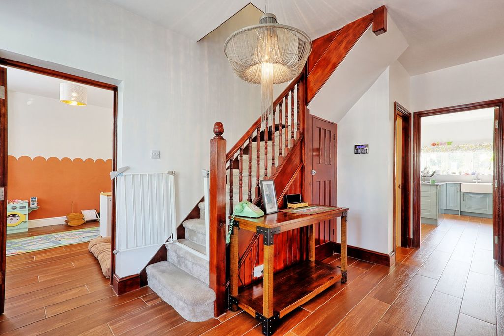 Property photo 2 of 50