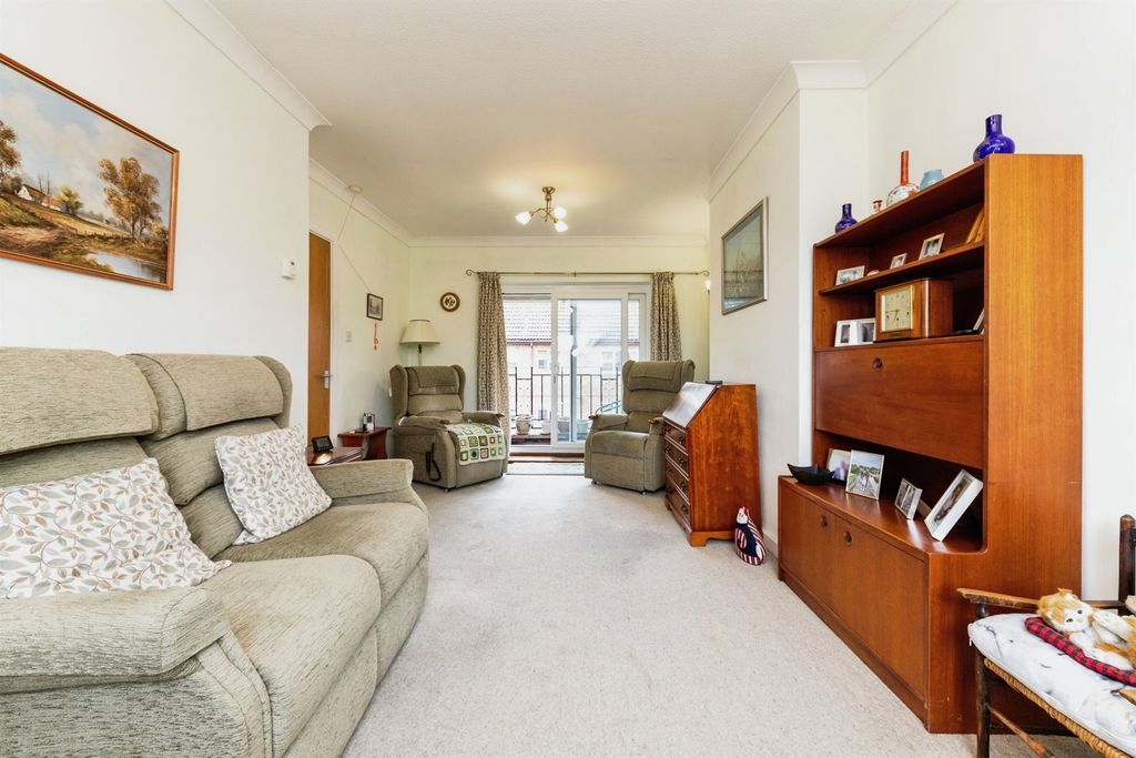 Additional image 7 of 2 bed flat for saleRiddell Gardens, Baldock SG7