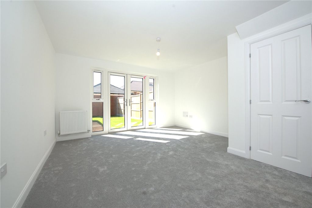 Property photo 2 of 11 Picture No. 12