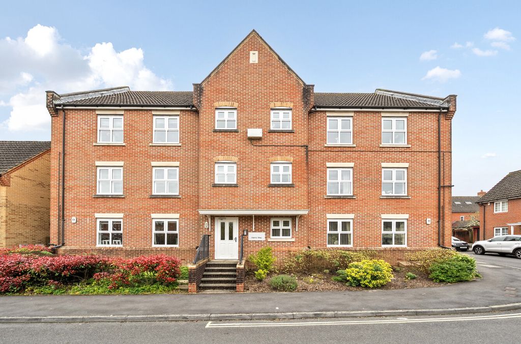 Property photo 1 of 13 1436544-1-69Ccf50...