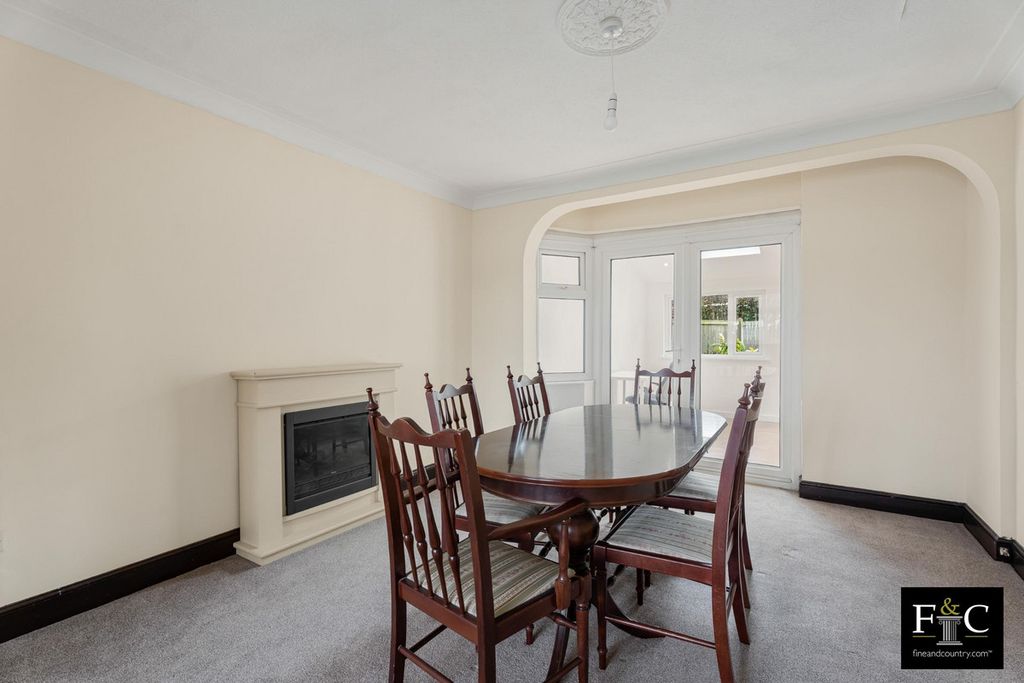 Property photo 1 of 28