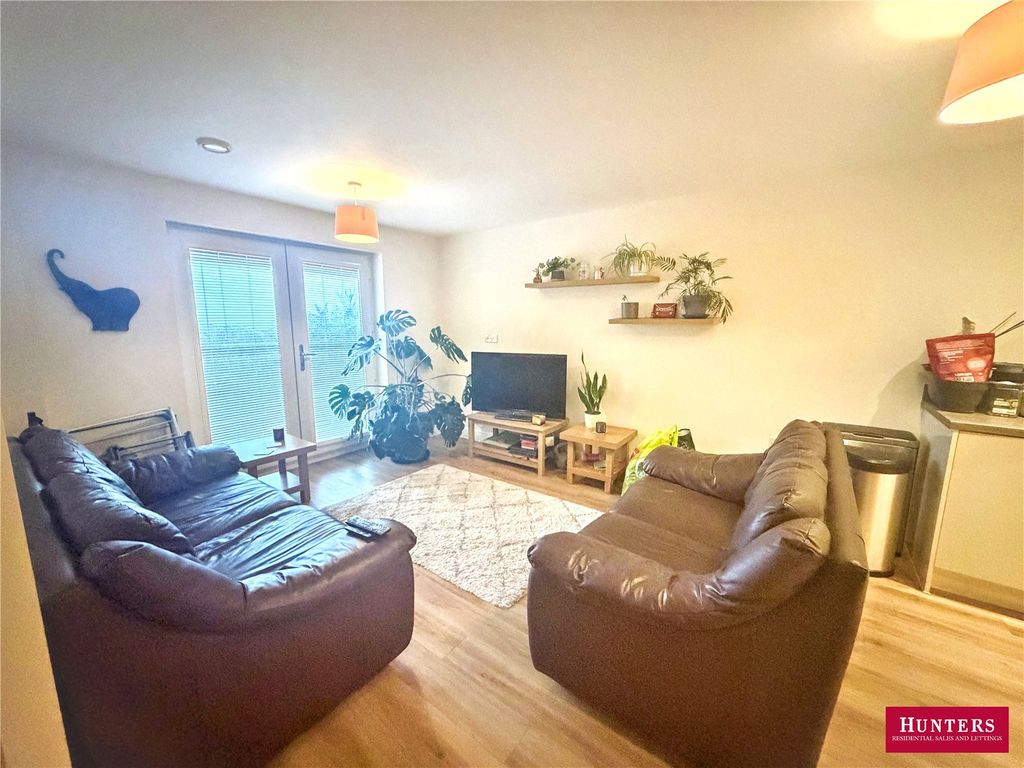 Property photo 3 of 8 Picture No. 17