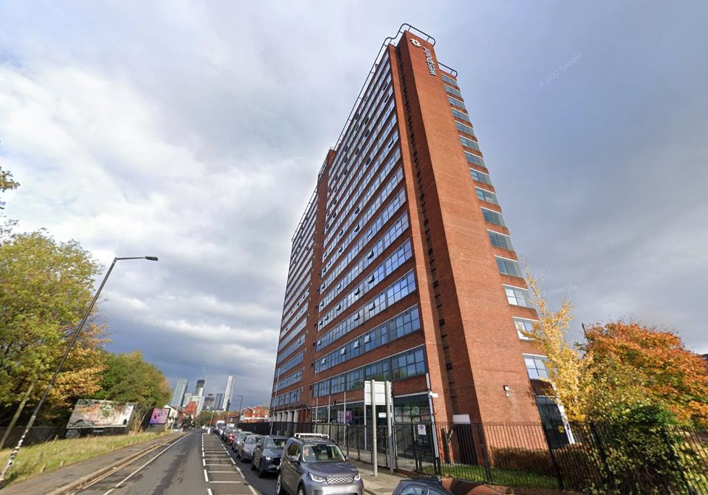 Property photo 1 of 12 Building