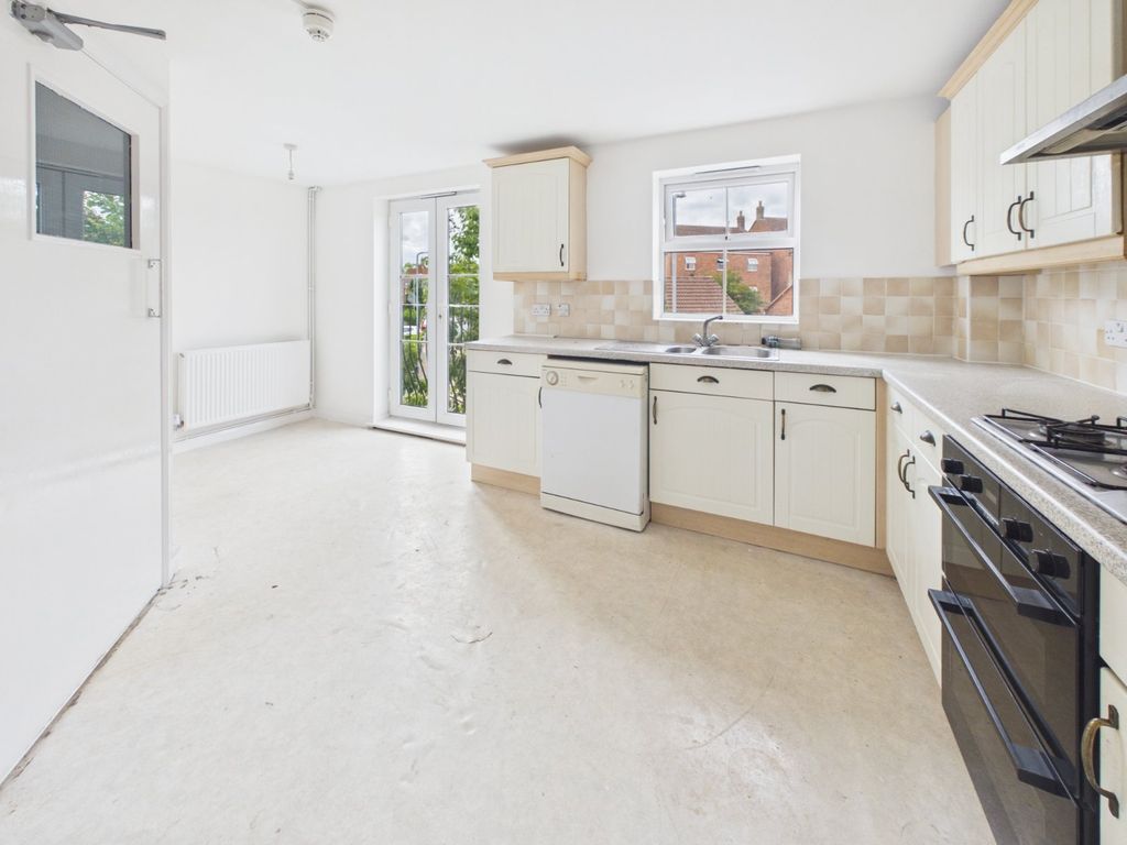 Property photo 2 of 14 Kitchen
