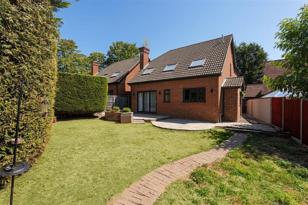 Property photo 2 of 33