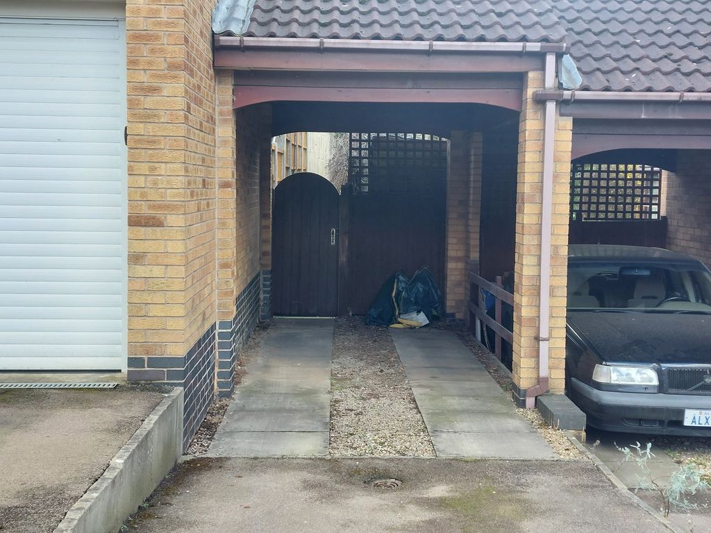Property photo 2 of 10 Car Port