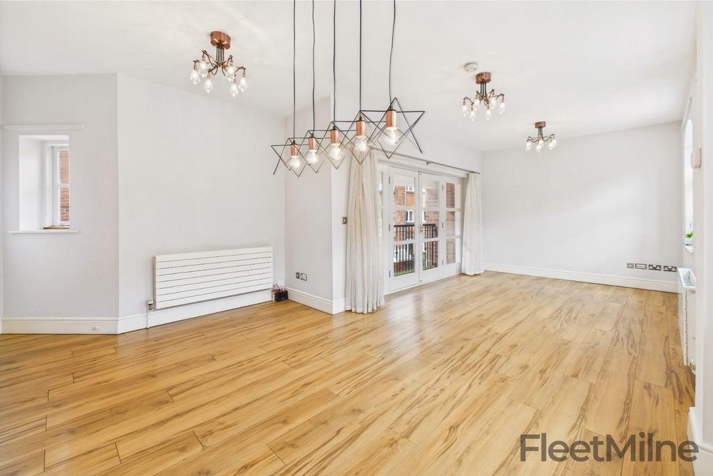 Property photo 2 of 28 Living/Dining Room