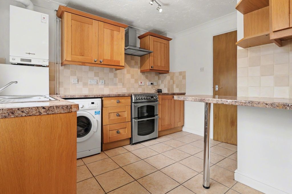 Property photo 2 of 8